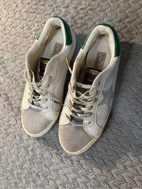 Women’s VH White & Gray Sneakers with Green Heel Accent - Fashion Casual.